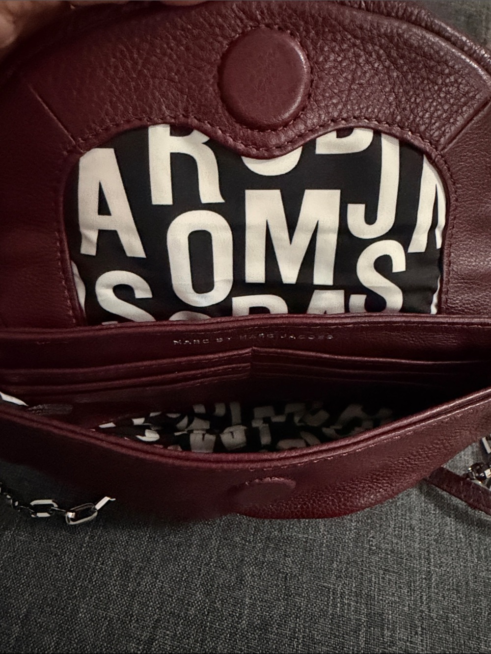 Marc by Marc Jacobs Wine Burgundy Pebbled Leather Chain Crossbody - Picture 5 of 5